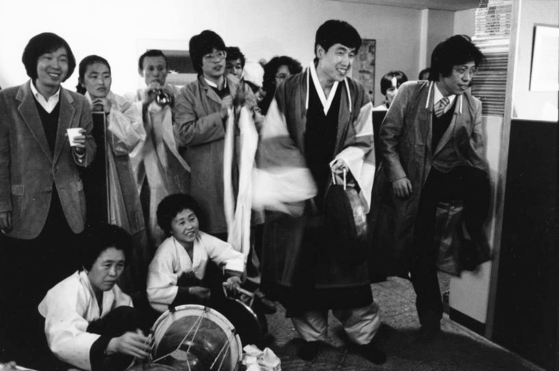 안그라픽스 창립(1985년 2월 8일). “나와 태어난 해가 같은 회사에서 일하며 나이를 먹어가는 기분은 좀처럼 설명하기 어렵다.”